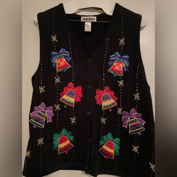 XL Holiday Vest - Picture 1 of 8